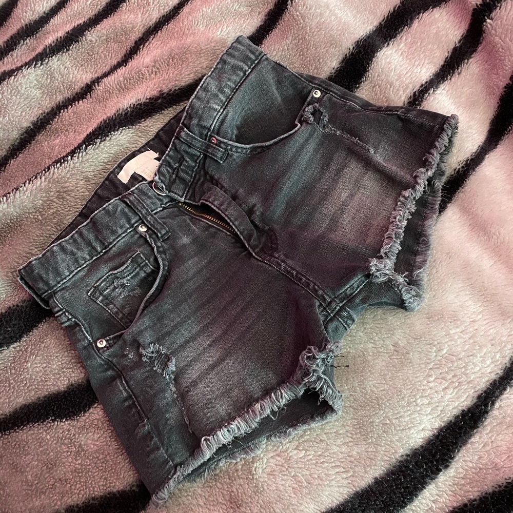 Black H & M shorts